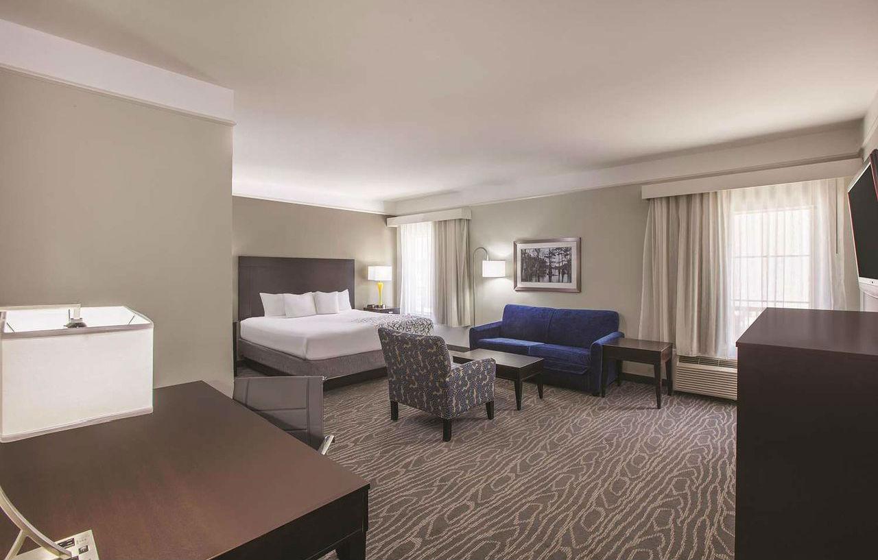 La Quinta By Wyndham Lake Charles Casino Area Exterior photo